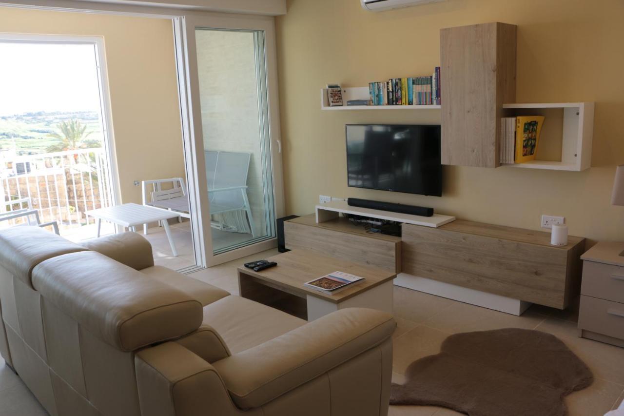 Wileg 4A Luxury Studio Apartment With Shared Swimming Pool. Qala Exterior photo